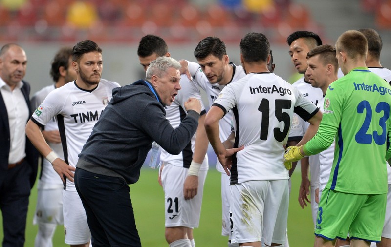 Marius Şumudică are doi "copii" fotbalişti: "Îi iau în braţe şi îi pup că m-au făcut antrenor!". Ce a spus despre Alibec