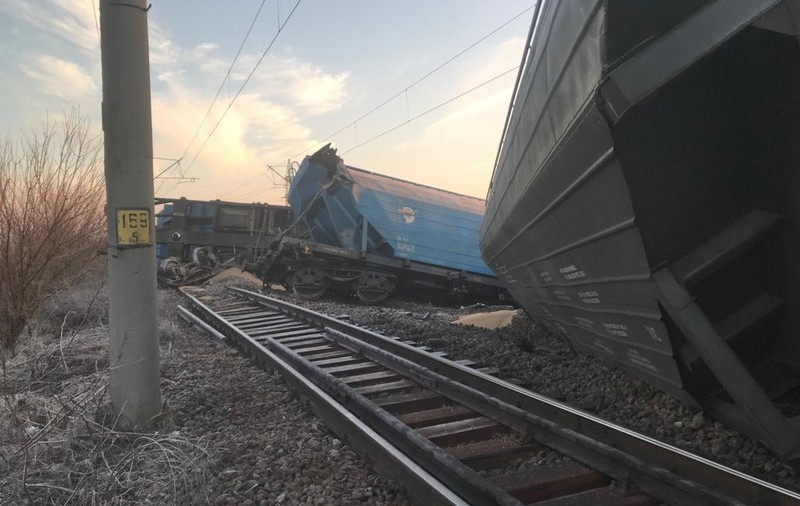 Traficul feroviar între București și Craiova este oprit după ce un tren a deraiat