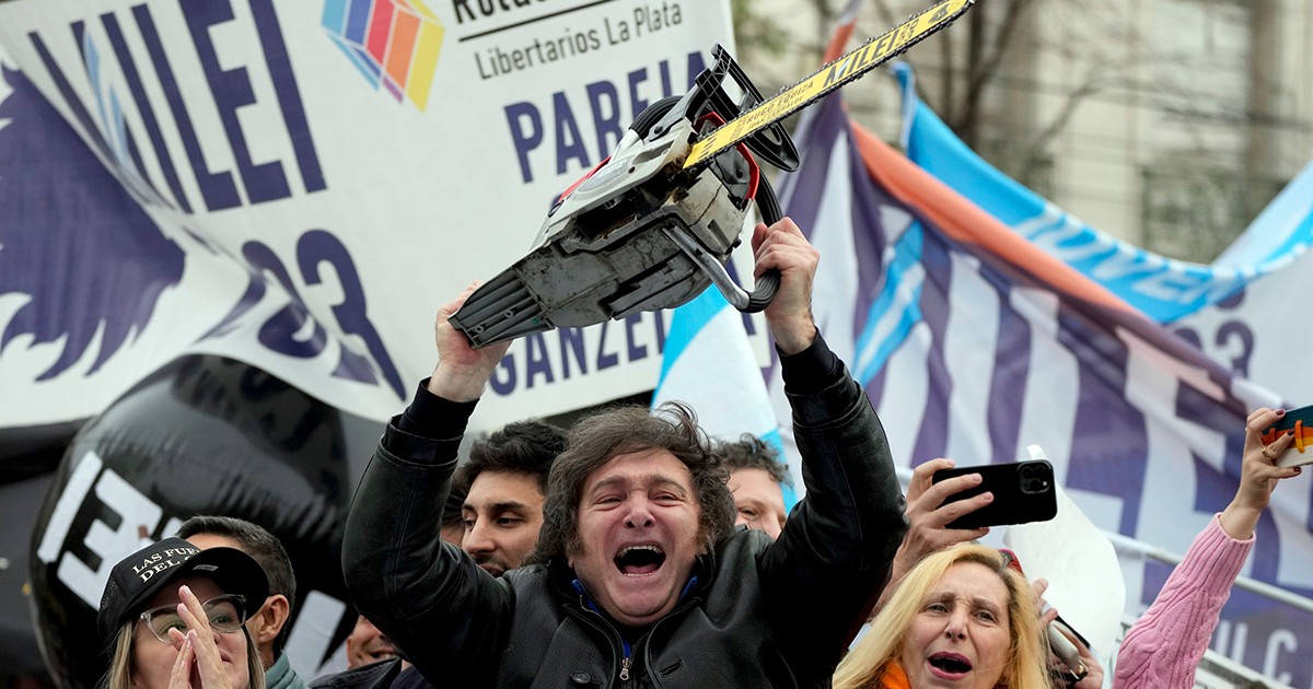 Drujba a fost unul dintre simbolurile campaniei electorale ale lui Milei / sursa foto: Profimedia