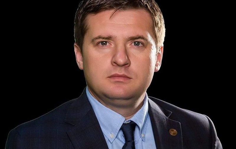 „Impozitaţi cu 30% pensiile speciale, salariile miniștrilor, parlamentarilor, primarilor”. PMP cere solidaritate politică