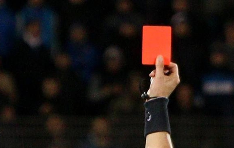 Ofsaid! Un arbitru cunoscut a fost prins la ”domnișoare de companie”. Foto în articol