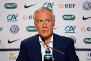 Didier Deschamps EPA/YOAN VALAT