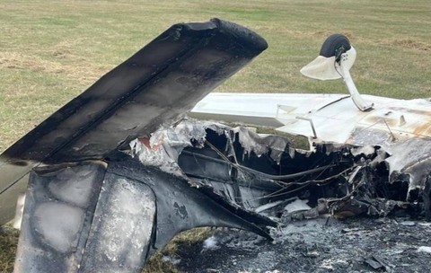 Incident aviatic în Iași! O aeronavă de mici dimensiuni s-a prăbușit și a fost cuprins de foc la impactul cu pista