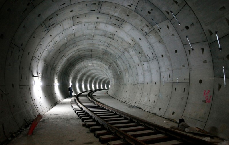 4 BOMBE AU EXPLODAT în trei staţii de metrou din Cairo!