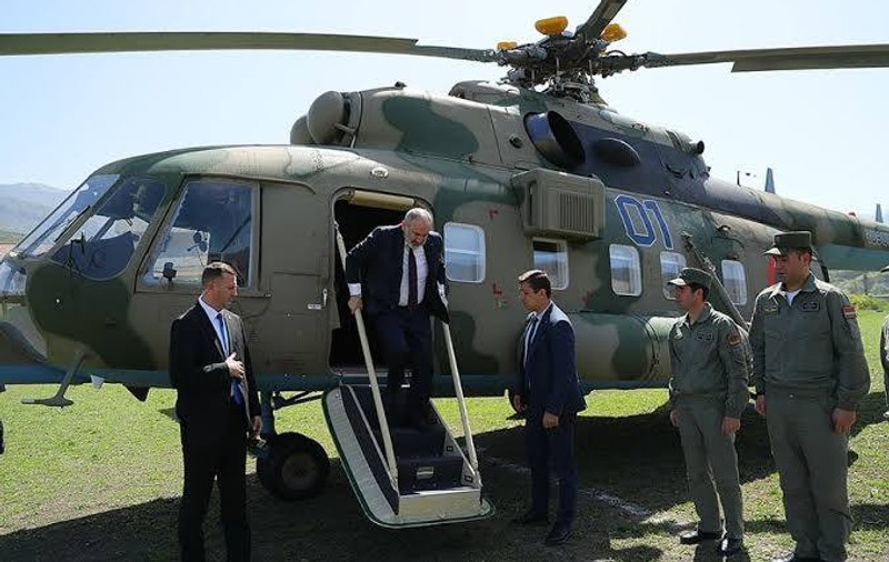 Elicopterul premierului armean Nikol Paşinian a aterizat de urgenţă într-o zonă muntoasă. Cauza incidentului