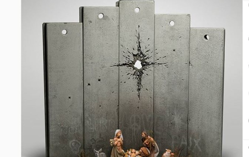 Cea mai recentă creație a lui Bansky, expusă la hotelul din Betleem deținut de misteriosul artist