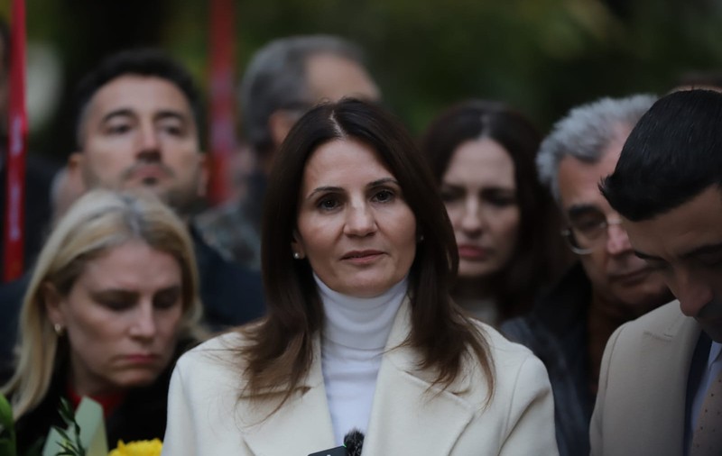 Ultimul sondaj AtlasIntel pentru Primăria București este singurul care o plasează pe Anca Alexandrescu pe primul loc la alegerile din 7 decembrie