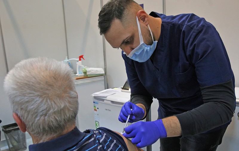 Peste 27.000 de persoane au fost vaccinate în ultimele 24 de ore. Număr mai mic de imunizări, față de ieri