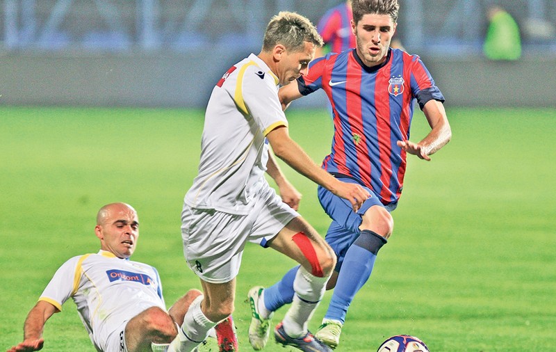 Steaua a învins-o, aseară, pe Bârsana şi s-a calificat lejer în «optimile» cupei