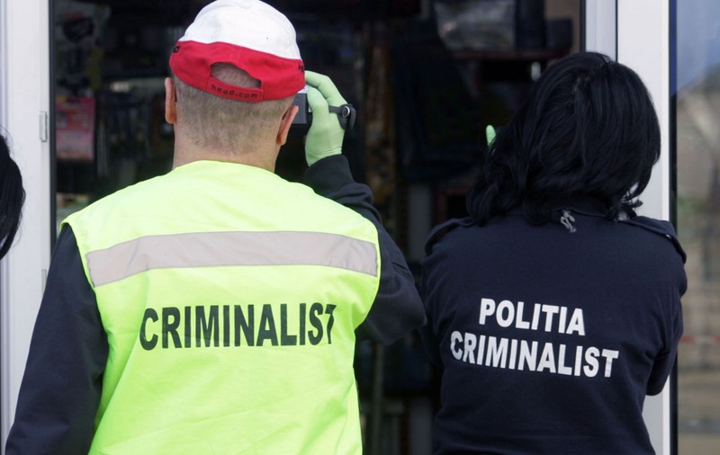 Descoperire macabră în Sibiu! Cum şi-a găsit un bărbat vecinul, în pat