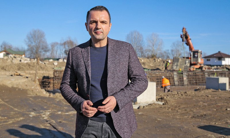 Primarul Daniel Stan pe șantier