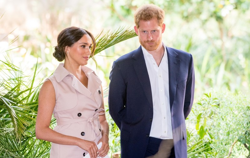 Prințul Harry și Meghan Markle, în război cu revista Vanity Fair din cauza unui articol dur la adresa lor. Actrița Sharon Stone le ia apărarea