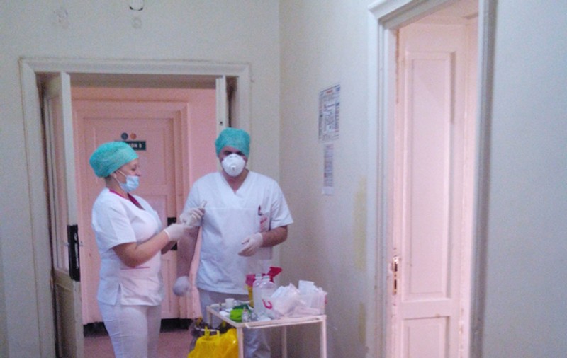 O femeie a intrat în comă la 15 minute după ce a fost externată din spital, unde a fost tratată pentru constipație