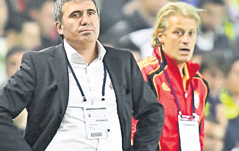 Hagi, lucrat de propriii jucători?
