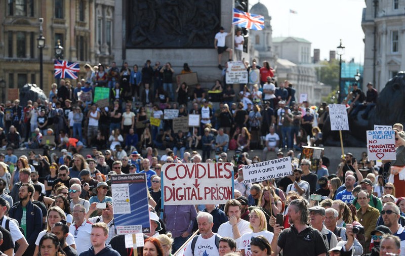VIDEO | Protest anti-lockdown la Londra, după anunțul că mai multe zone din Marea Britanie intră în carantină