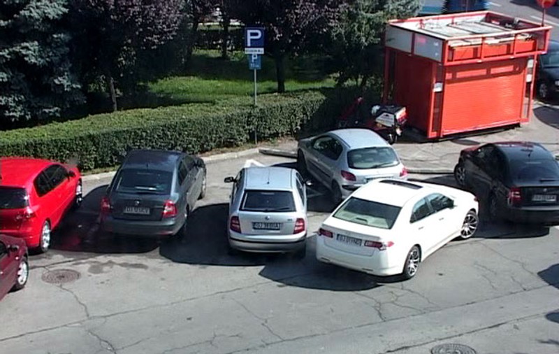Nesimţire la rang înalt! Şeful DNA Târgu-Jiu a blocat un bătrân bolnav de 95 de ani aflat într-o maşină