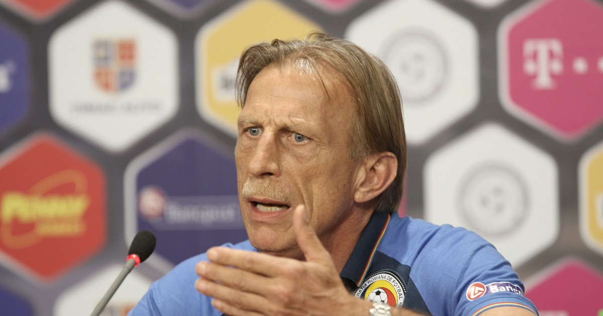 Christoph Daum nu-și dă demisia