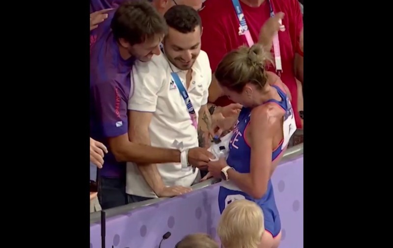 Atleta Alice Finot și-a cerut iubitul în căsătorie pe stadion, la Jocurile Olimpice. Momentul a devenit viral. VIDEO