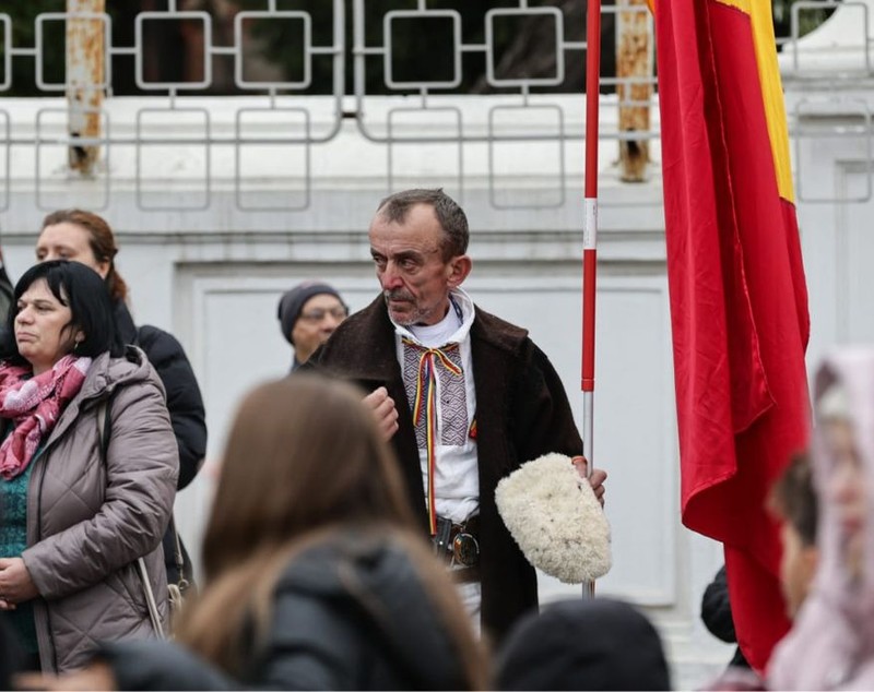 Ceremonia de sfințire a picturii Catedralei Mântuirii Neamului. Peste 12.500 de oameni, printre care Nicușor Dan, Ilie Bolojan, Traian Băsescu și Emil Constantinescu, au fost martori la citirea actului de sfințire