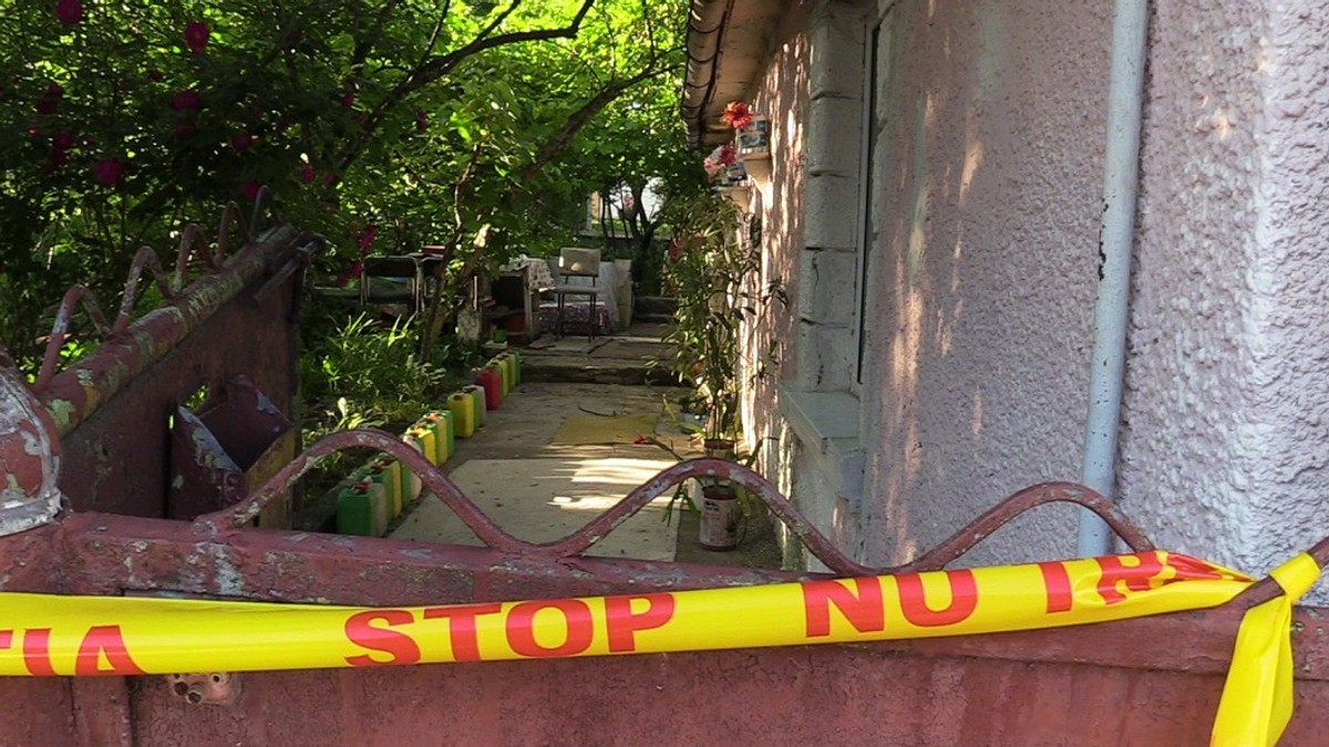 Bărbat din Dej, găsit mort în casă
