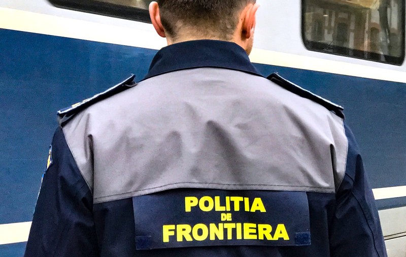 Polițiști români, acuzați de violență de către un migrant din Mali. „Cum poate un om să facă atât de mult rău unei alte ființe umane?”