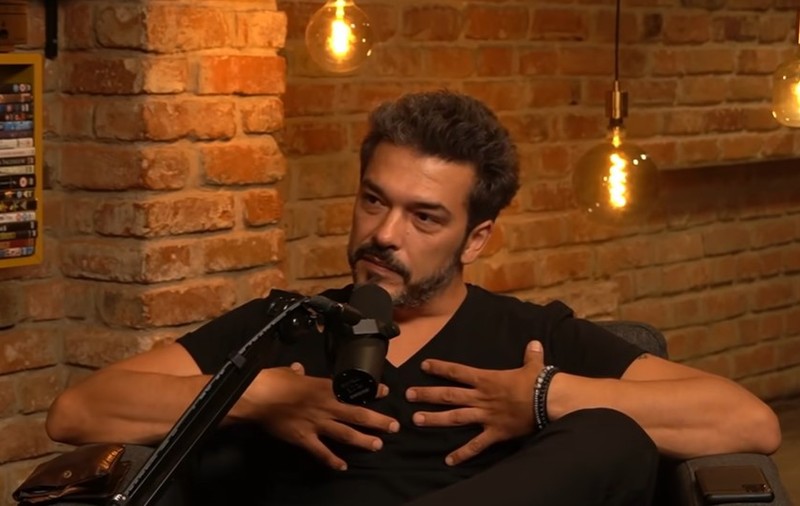 „Dezvoltarea mea artistică nu trebuie să țină cont de public”. Interviu cu solistul Adi Despot
