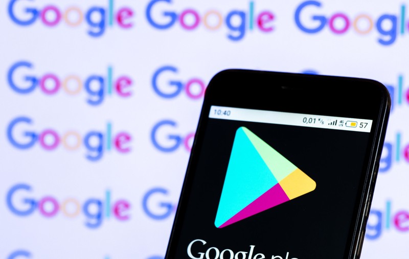 O aplicație din Google Play Store a furat datele de logare a peste 100.000 de utilizatori de Facebook