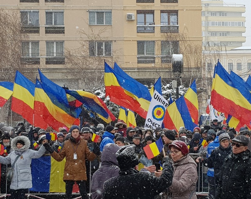 VIDEO&FOTO/ Ninsoare abundentă, huiduieli și discursuri anoste la Iași, în ziua Micii Uniri