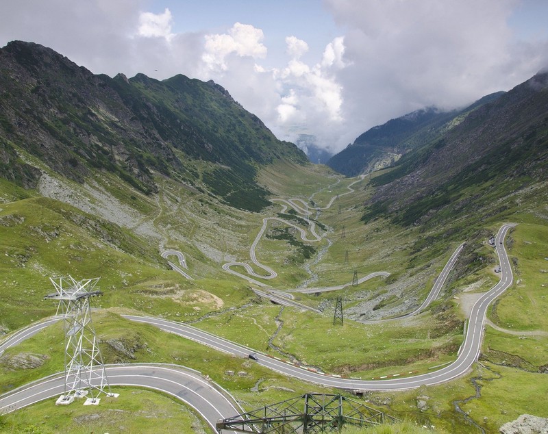 Transfăgărășan, cel mai spectaculos drum din România. Când este deschis Transfăgărășanul și ce poți vizita pe traseu