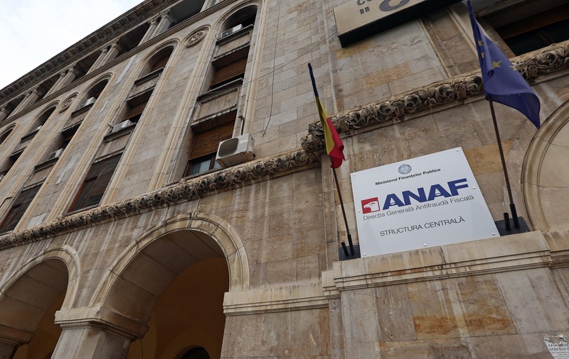 Statul vrea să achităm online taxele și amenzile, dar programul merge greu sau dă erori. Plățile pe ghiseul.ro sunt suspendate