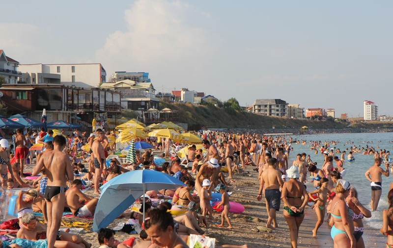 Sfatul polițiștilor pentru turiști: „Ai grijă la nisip și la… colecționari!”