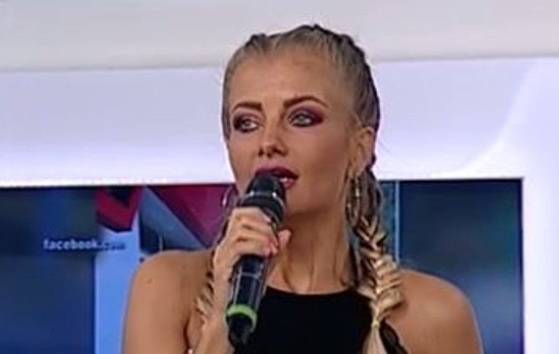 Sylvia a slăbit 6 kilograme. Dă examen să fie profesor de yoga