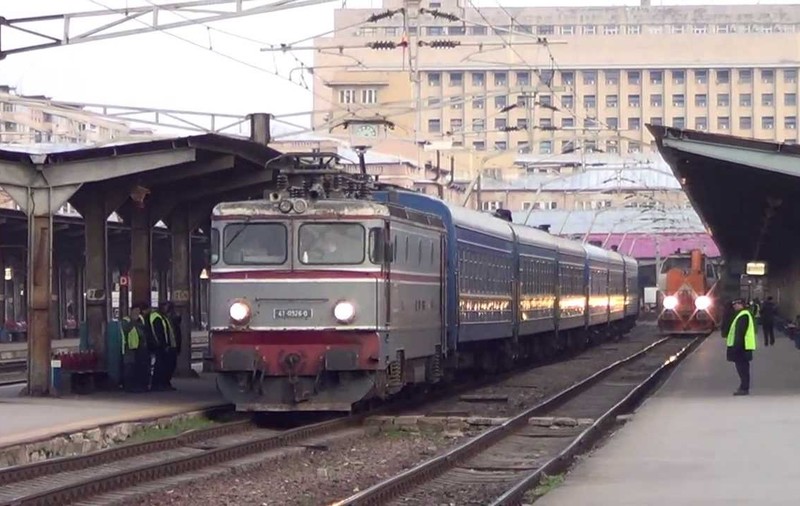 Un bărbat s-a aruncat în faţa trenului în zona Pajura. Trenurile spre şi dinspre Bucureşti au întârzieri
