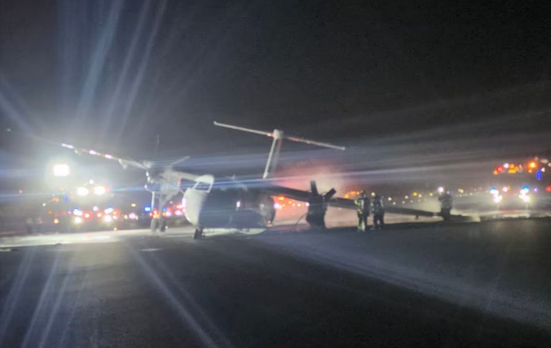 Motorul unui avion „Air Canada” a luat foc pe pistă, după probleme la trenul de aterizare