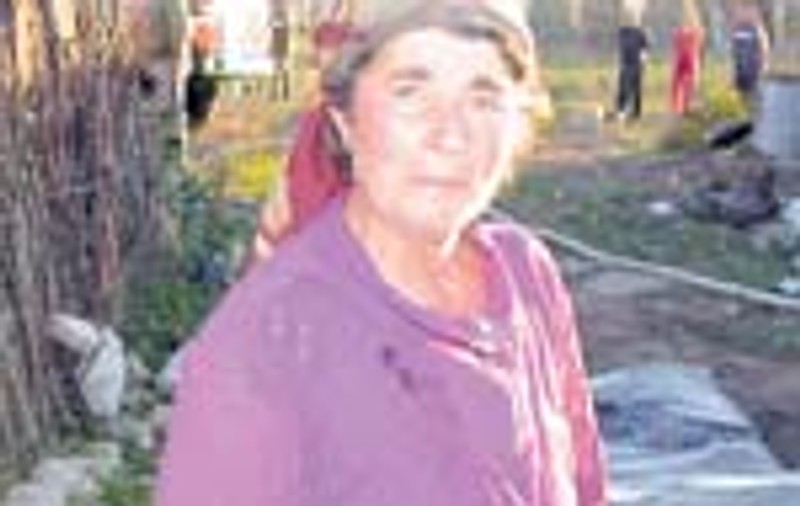 Flacarile le-au mistuit casa