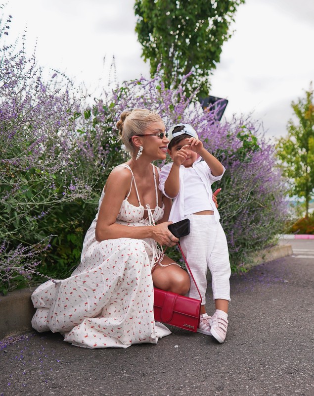 Alina Ceușan și fetița ei au ajuns acasă, iar Raul Tișa le-a făcut o primire spectaculoasă. Cum a amenajat soțul vedetei locuința de la Cluj