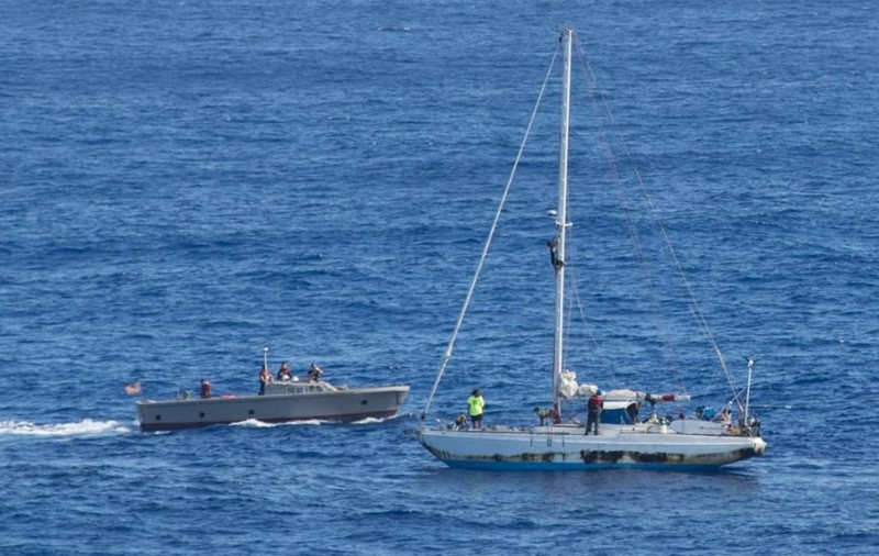 Două femei au fost salvate după cinci luni de plutit în derivă în Pacific