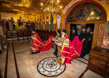 Preoții, cu moaștele Sfintei Mironosițe Maria Magdalena