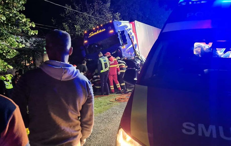 Patru persoane au murit, după un grav accident de circulație în Caraș-Severin. Una dintre victime avea 16 ani
