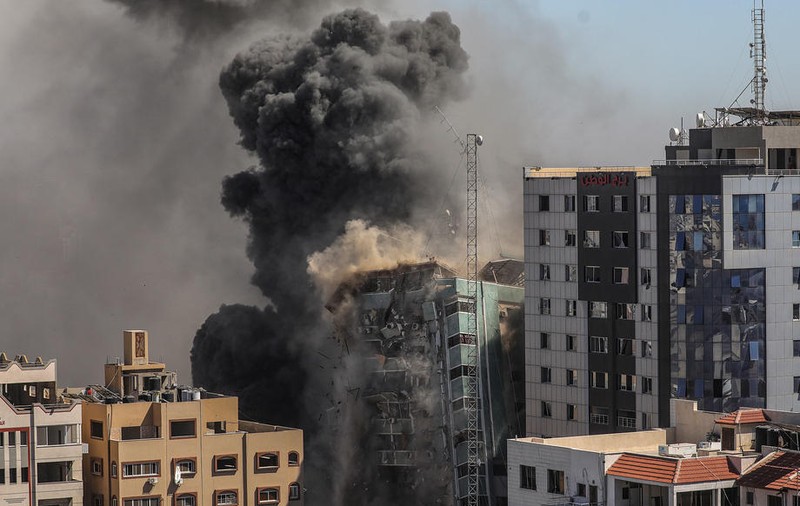 Turcia oferă ajutor jurnaliștilor AP și Al Jazeera, după ce raidurile israeliene le-au distrus birourile din Gaza