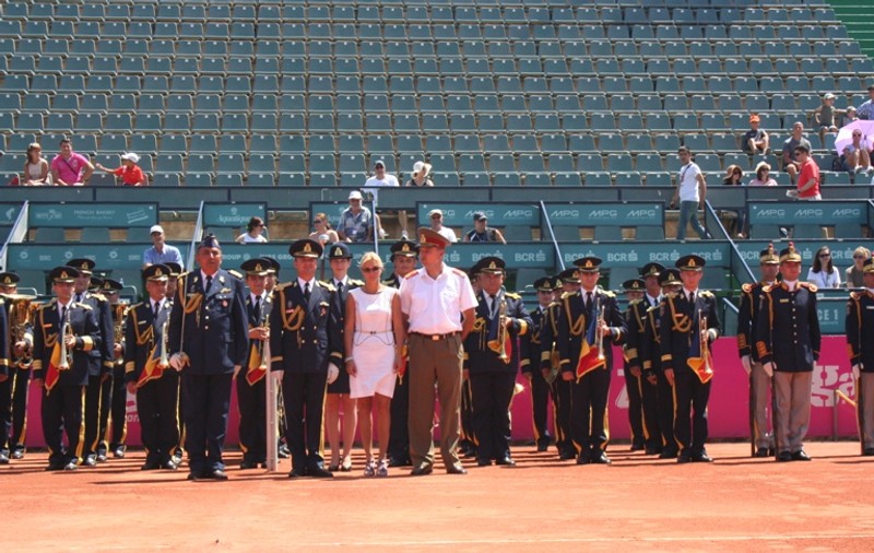 Ruxandra Dragomir, întâlnire de gradul zero cu fanfara militară a Regimentului Mihai Viteazul