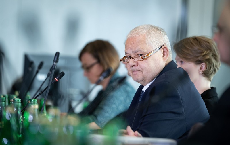 Parlamentarii polonezi vor să-l aducă pe guvernatorul Băncii Naționale în fața instanței, acuzându-l de încălcarea Constituției