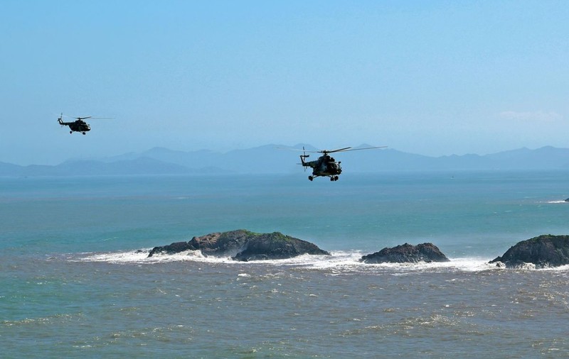 China face exerciții militare în jurul Taiwanului, ca „avertisment sever” pentru forțele separatiste. Reacție de la Taipei