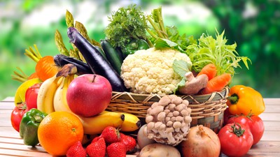 Coș cu fructe și legume