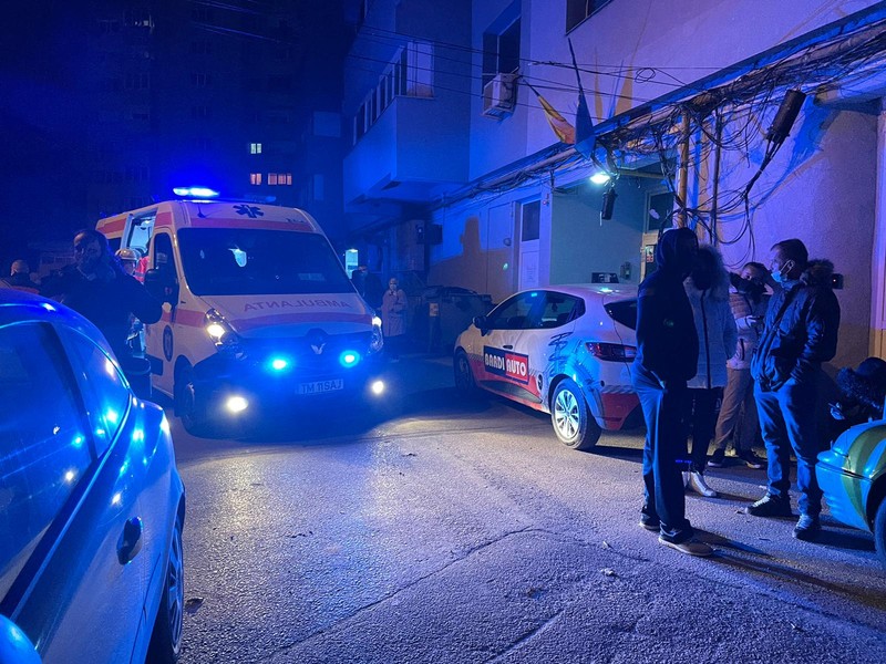 Oamenii au fost evacuați din bloc