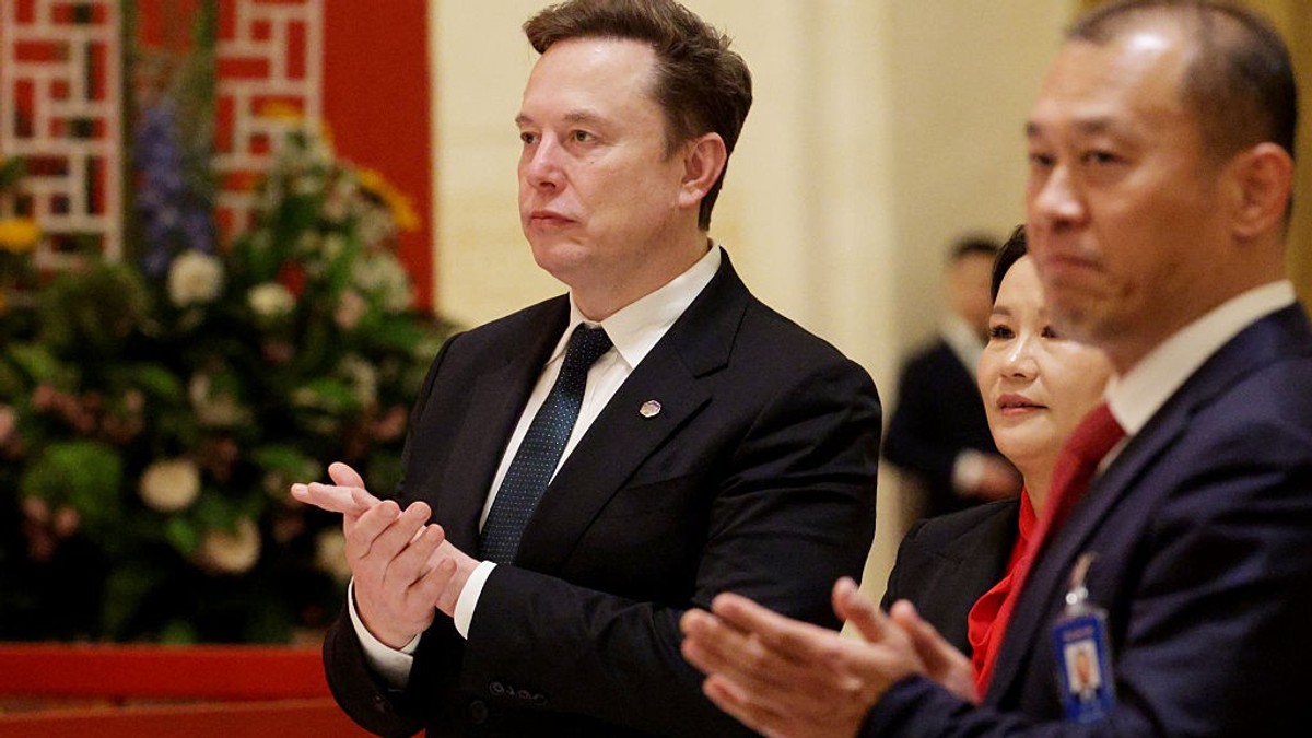 Elon Musk (în centrul imaginii) la banchetul oferit de Xi Jinping cu ocazia vizitei lui Donald Trump la Beijing. Imagine cu caracter ilustrativ Sursa foto: Getty Images