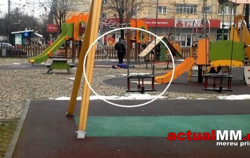 Doi adolescenți, inconștienți după ce s-au drogat într-un parc pentru copii