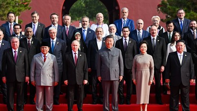 Adrian Năstase și Viorica Dăncilă, aproape de Xi Jinping, Vladimir Putin și Kim Jong-un