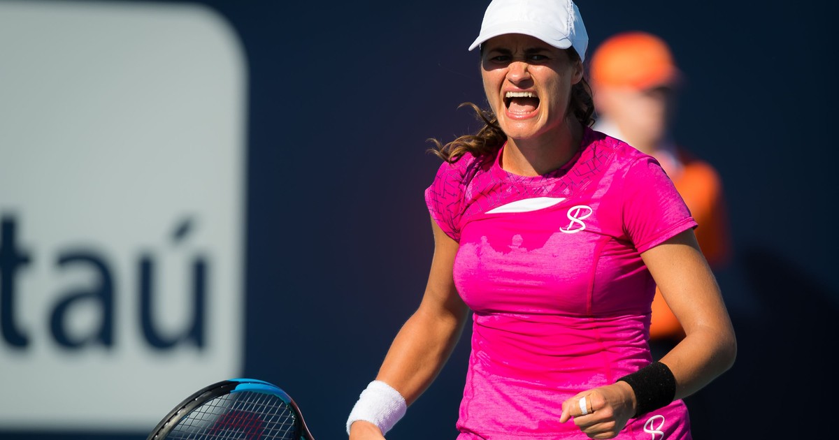 Monica Niculescu a privit îngrozită cum colega ei de la dublu a fost făcută KO de o minge