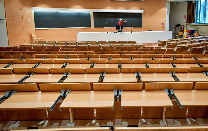 Când se vor da examenele de admitere şi licenţa la universităţile de medicină şi farmacie